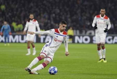 首发阵容开 首发阵容开