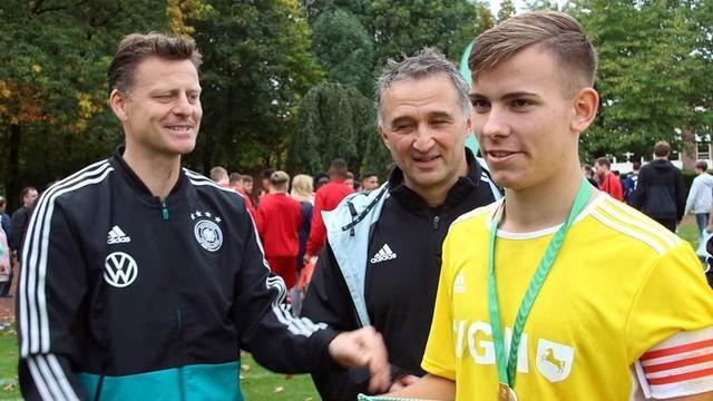 的交锋更像 的交锋更像